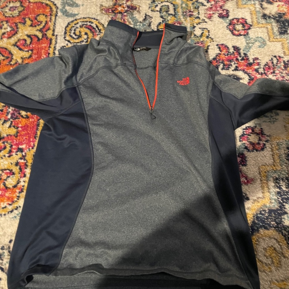 A north face men’s pullover sweater
